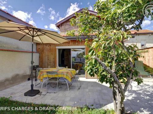 . Gîte confortable avec jardin privé à Balbigny - FR-1-496-282