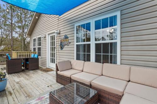 Waterfront Home with Pool, Hot Tub and Game Area