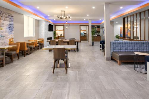 Hawthorn Extended Stay by Wyndham Williston Burlington