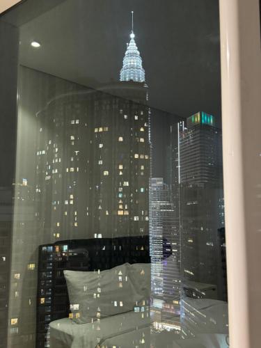 Vortex Suites KLCC By Paradise IN Kuallampur City - main image