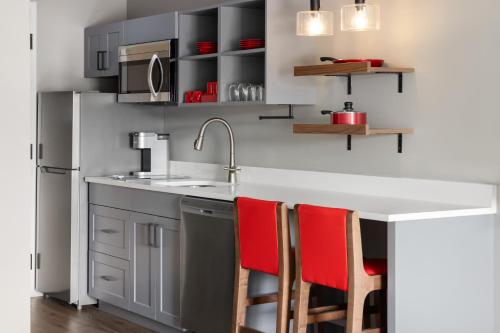. Hawthorn Extended Stay by Wyndham Williston Burlington