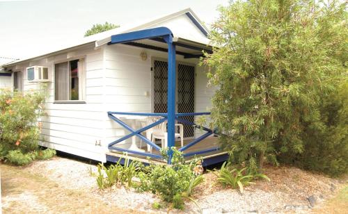 Smugglers Cove Holiday Village Smugglers Cove Holiday Village is a popular choice amongst travelers in Forster, whether exploring or just passing through. The hotel has everything you need for a comfortable stay. Free Wi-Fi in all 