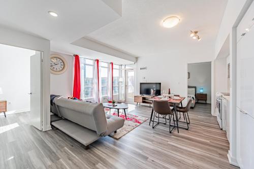 Dan Leckie Apartments