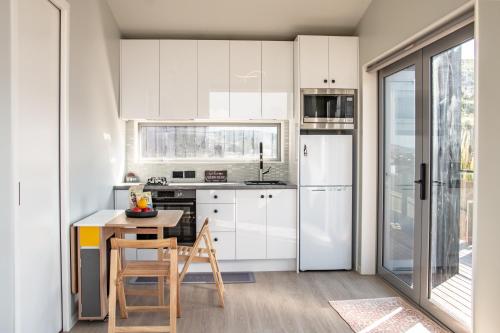 ห้องครัว, The Lodge @ Pembroke in ทาวา