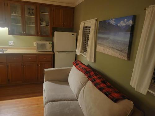 virtuve, Riverbend Guest House in Slesse Park (BC)