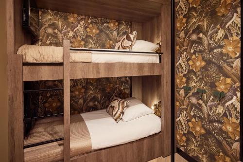 2 bedrooms, 2 beds
