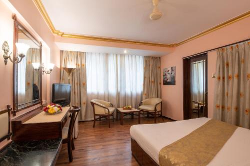 room detail thumbnail 2