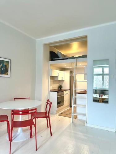 Cute loft with great location, Helsinky (fotografie 9)