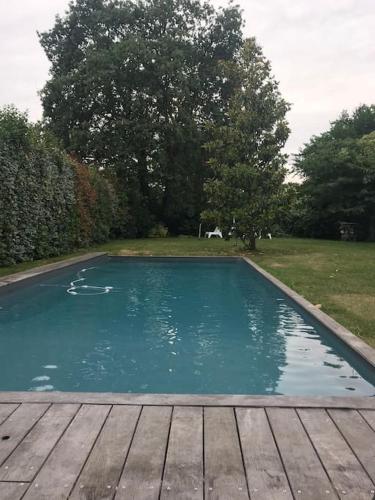 Le calme aux portes de Toulouse piscine, clim