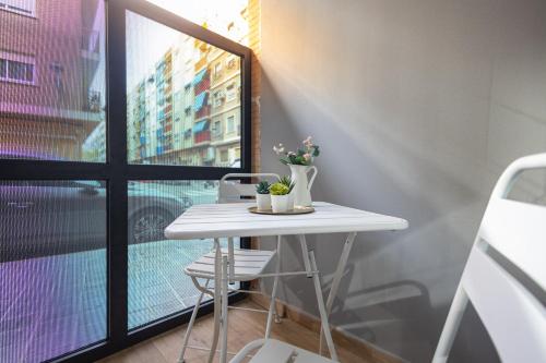 CASA FLORIT - 4 Guests with AC and WiFi near Sorolla Train Station, Valencia (foto 3)