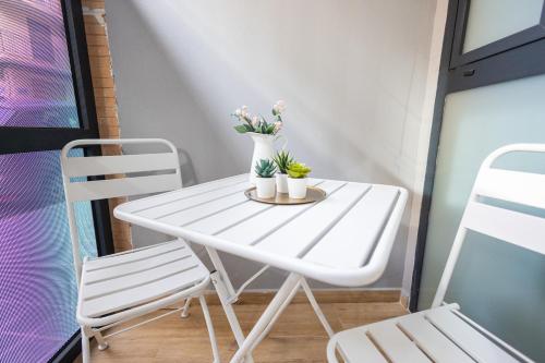 CASA FLORIT - 4 Guests with AC and WiFi near Sorolla Train Station, Valencia (foto 6)