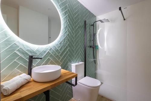 CASA FLORIT - 4 Guests with AC and WiFi near Sorolla Train Station, Valencia (foto 8)