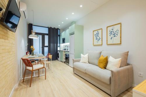 CASA FLORIT - 4 Guests with AC and WiFi near Sorolla Train Station, Valencia (foto 9)