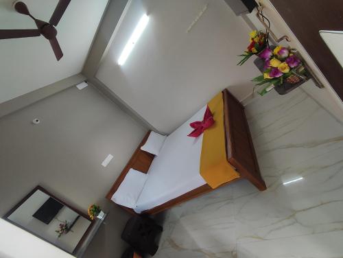Double Room image 3