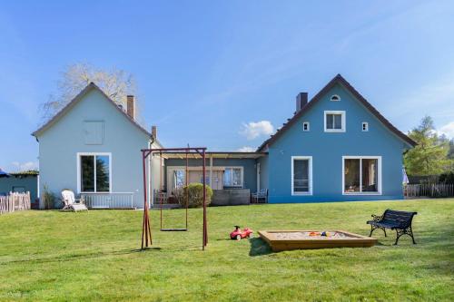 Pommernhaus mit Seeblick, Sauna, Kamin, Ruderboot