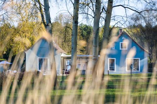 Pommernhaus mit Seeblick, Sauna, Kamin, Ruderboot