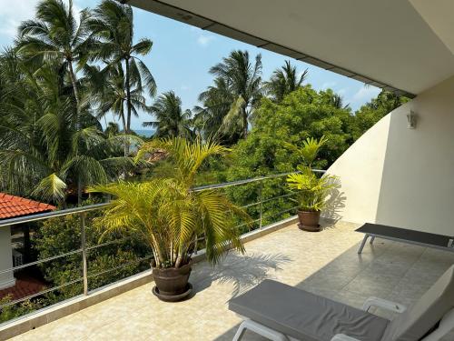 Cosy 3 Bedroom Duplex w/ Private Pool Near Beach!