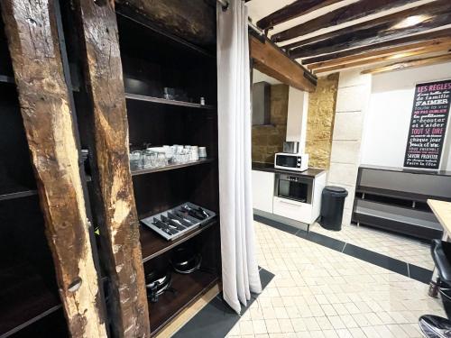 Urban Flat 43 - Charming Parisian Flat near Grands Boulevards - image 4