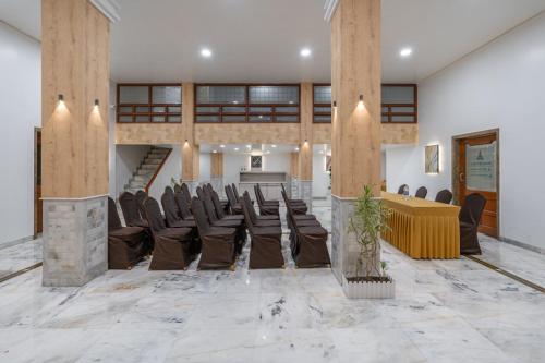 Étterem, Hotel Apex Surat in Surat