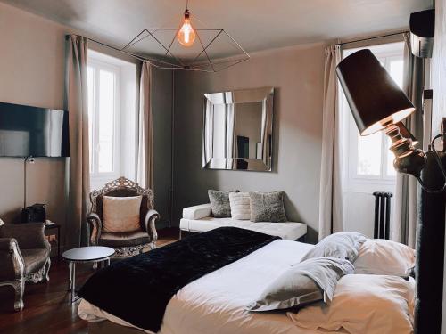 Royal Hotel Room Type - Suite