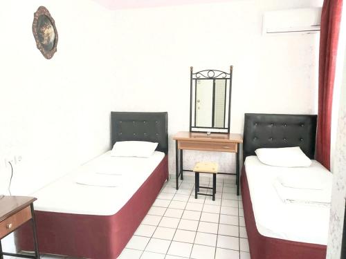 Standard Double Room image 10