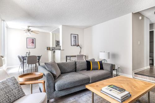 Westwood 1BR w Gym Pool Spa nr UCLA LAX-265 thumb 2