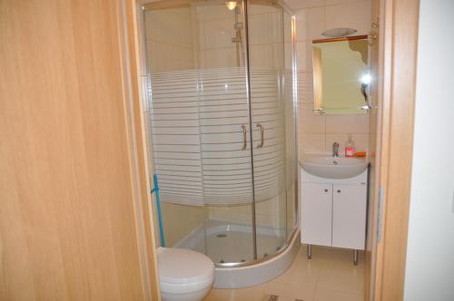 Double Room image 3