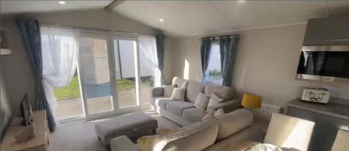 Impeccable 3-Bed Caravan in Clacton-on-Sea