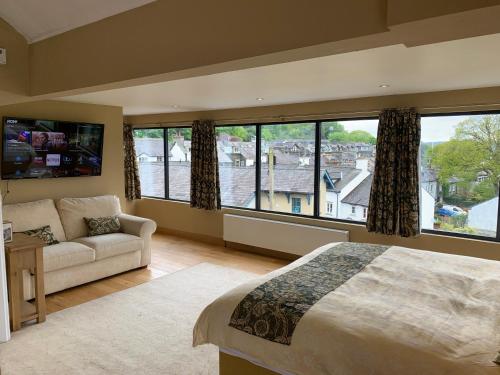 The Penthouse Bowness Luxury Loft Jacuzzi Bath & Complimentary Lakeview Spa Membership