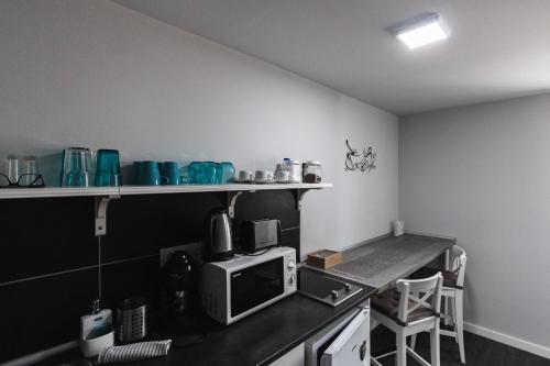 Sunny Garden Apartment in 布加斯城