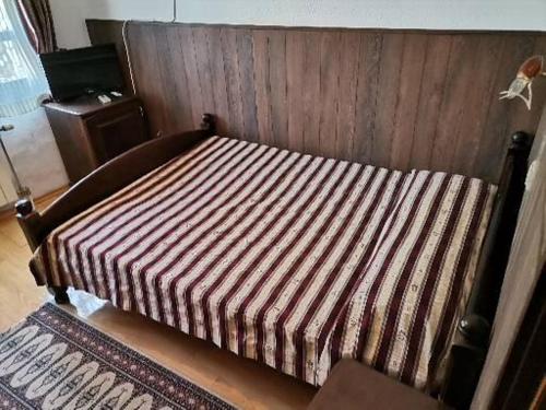 2 twin beds
