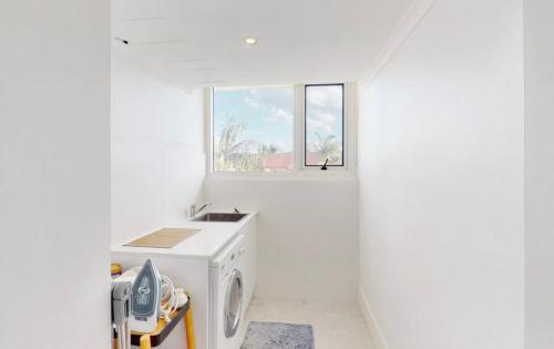 Beachside Getaway Southern Cross Seventh Floor - image 4