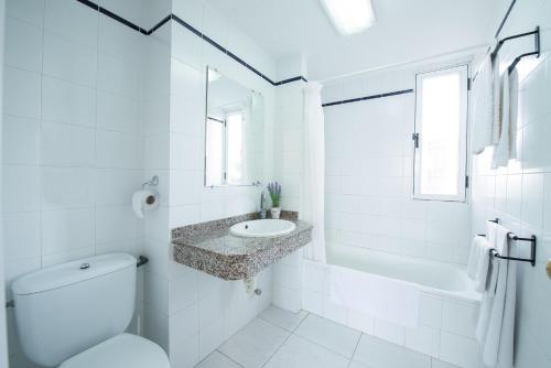 Apartamentos Calablanca - image 4