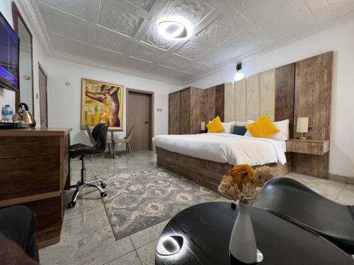 Double Room with Private Bathroom room in Urban Rootz