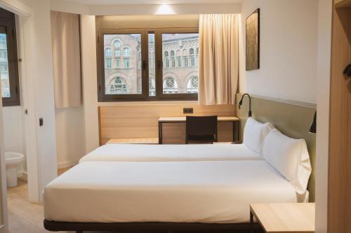 Superior Double Room with Two Beds image 10
