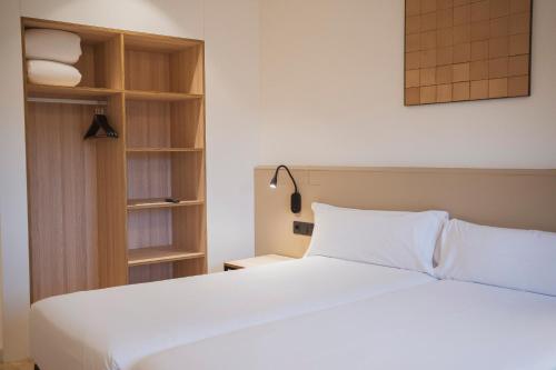 Superior Double Room with Two Beds image 7