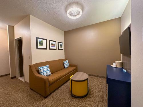 Comfort Inn & Suites Geneva- West Chicago