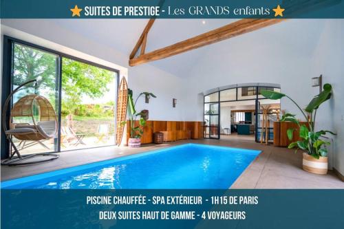 Luxury Suite 1h15 from Paris, Pool gîte à louer Les Regypeaux