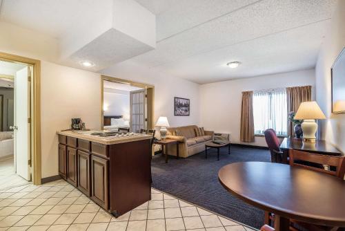 Quality Inn & Suites Albany Airport