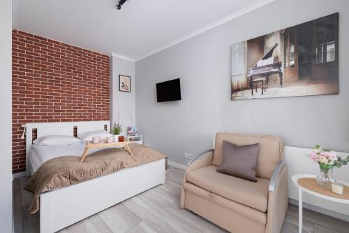 Dąbska Studio with Terrace & Parking by Noclegi Renters, Krakov