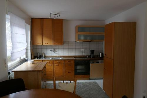Ruhige 4-Zi-Wohnung mit großem Balkon und Blick ins Grune - Karlsdorf-Neuthard
