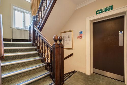Facilities, Barrington Lodge in London