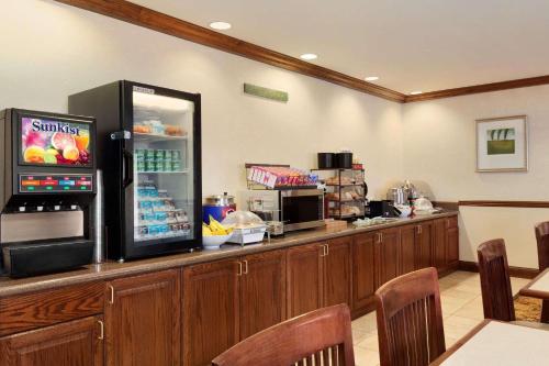 Country Inn & Suites by Radisson, Gillette, WY