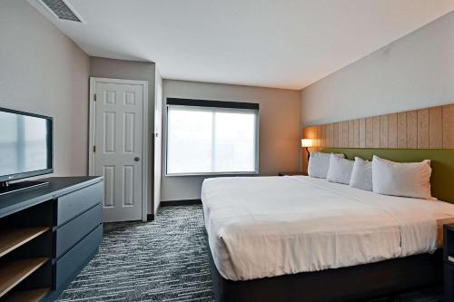 Country Inn & Suites by Radisson, Bloomington-Normal Airport, IL