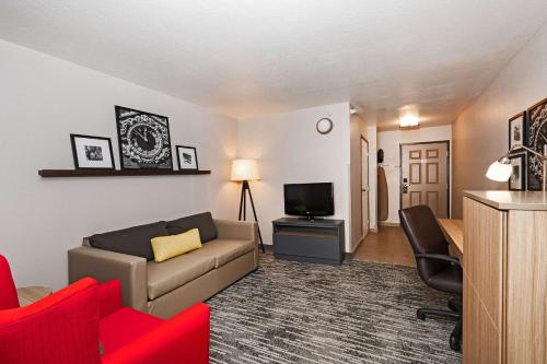 Country Inn & Suites by Radisson, Bloomington-Normal Airport, IL