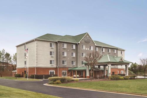 Country Inn & Suites by Radisson, Homewood, AL