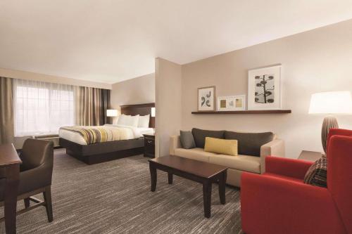 Country Inn & Suites by Radisson, Homewood, AL