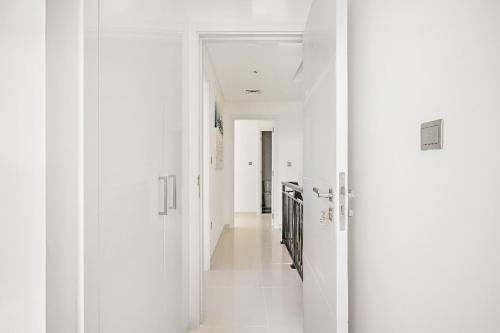 Aliving Luxury 3BR Villa With Maid Room Damac Hills 2, Dubai (foto 5)
