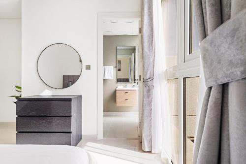 Aliving Luxury 3BR Villa With Maid Room Damac Hills 2, Dubai (foto 10)