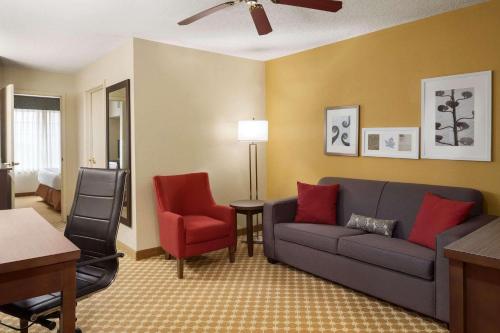 Photo - Country Inn & Suites by Radisson, Manteno, IL